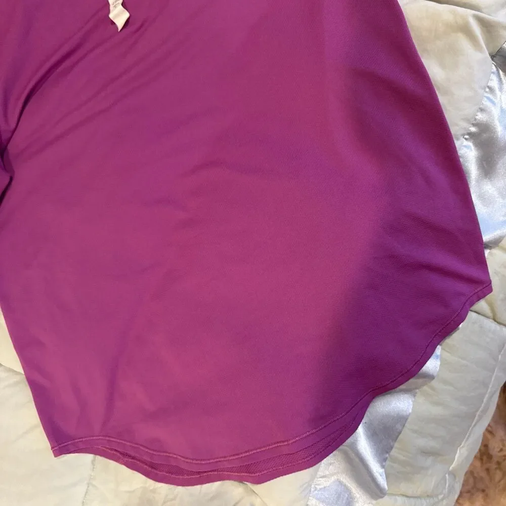 Lululemon Sun Shelter Short Sleeve Rash Guard in Marvel, Size 6- Small/Medium